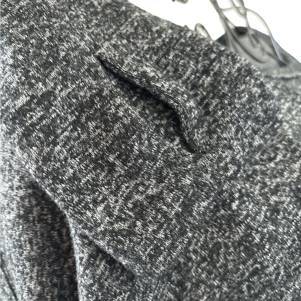 Athleta, Long Sleeve, Drop Shoulder, Size L, Black/White Muted, Like New - Picture 4 of 7